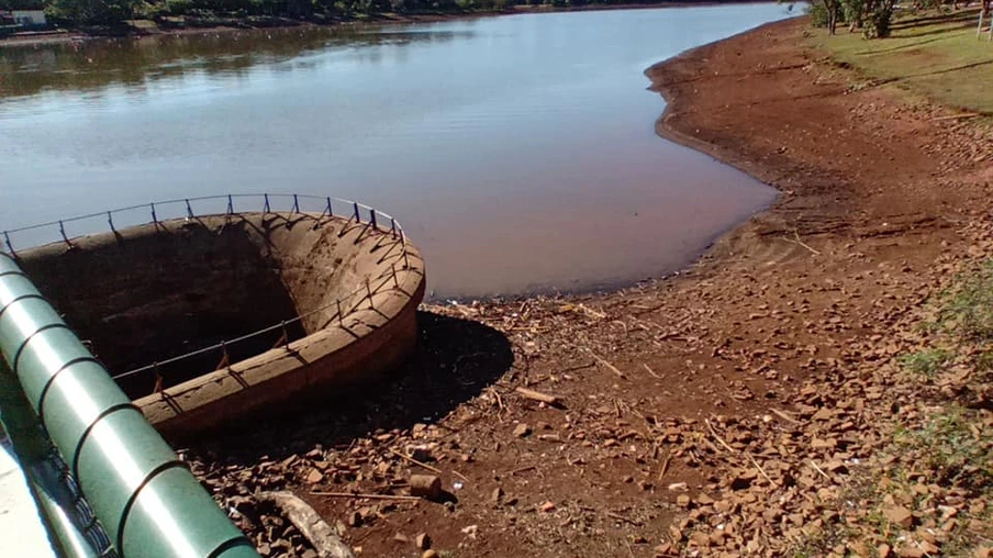 Lago Municipal vai secando dia após dia - Foto: Divulgação 