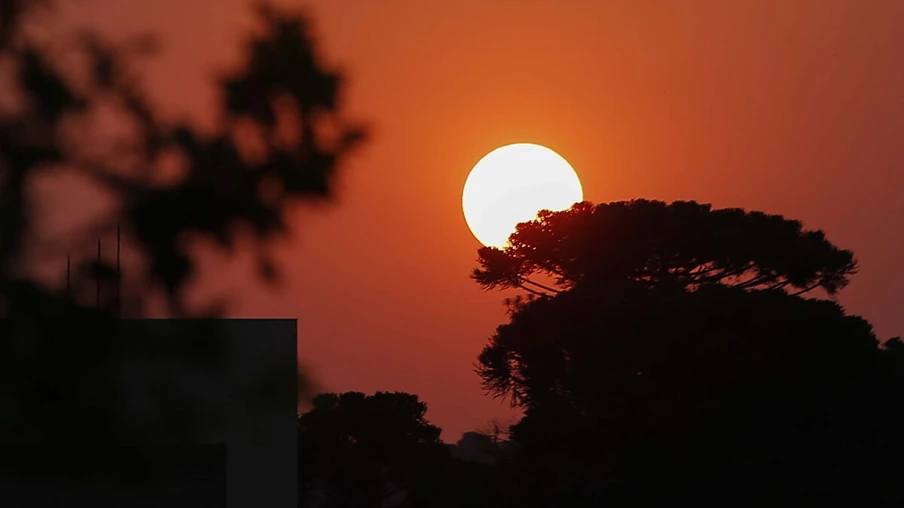 Calor e pouca chuva ampliam crise hídrica