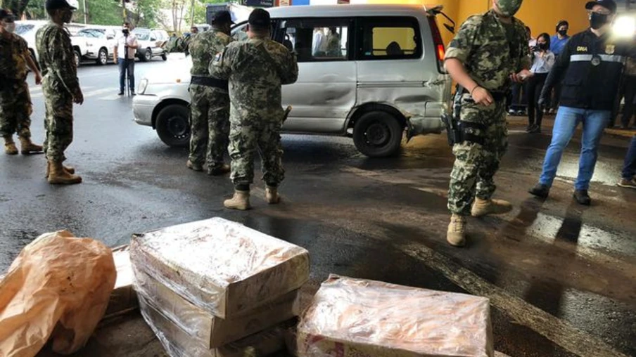 Contrabando de frango foi a primeira apreensão após reabertura da Ponte da Amizade