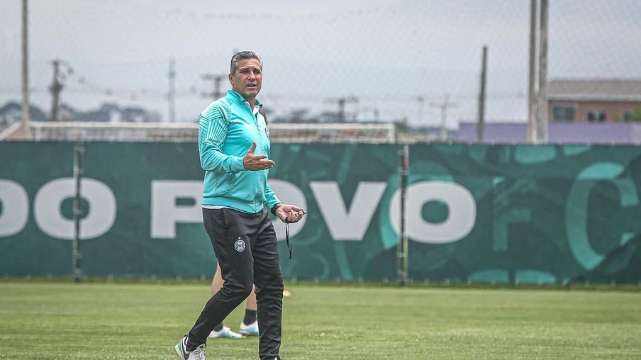 Brasileiro: Coritiba anuncia saída do técnico Jorginho