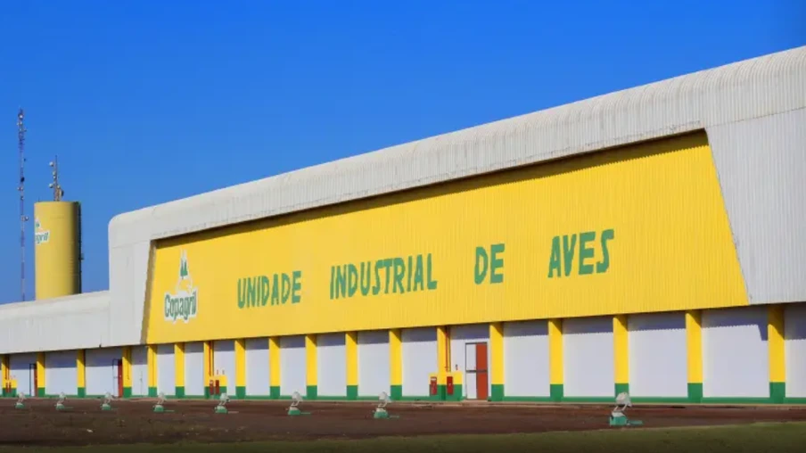 Lar assume unidade industrial de aves e fábrica de rações da Copagril