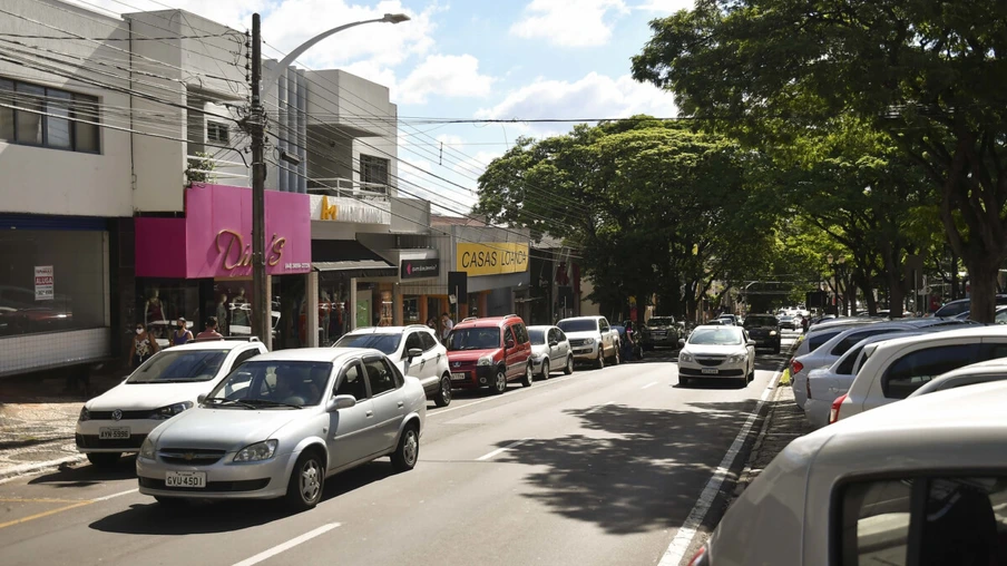 Comércio de Umuarama atende em horário especial neste sábado