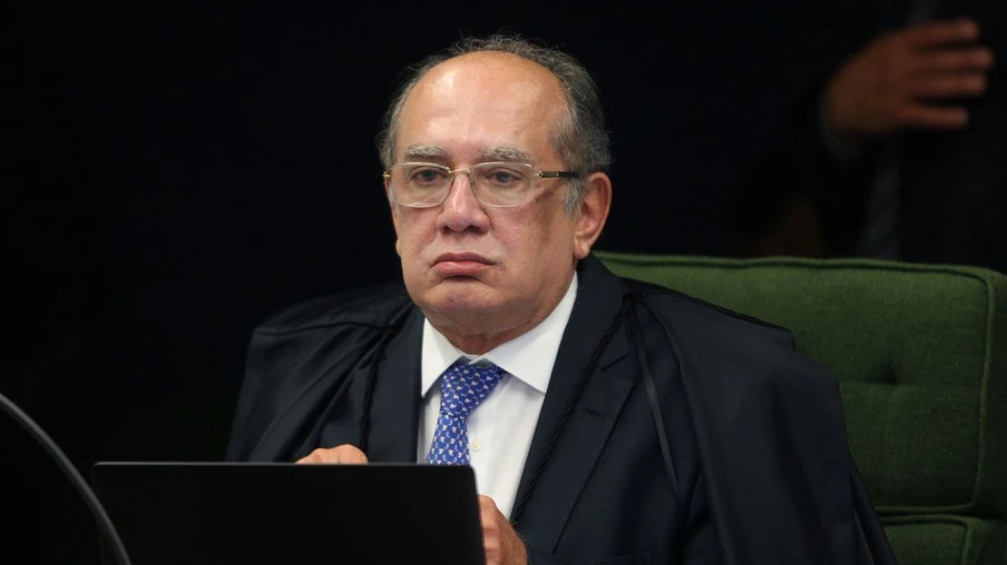 Ministro Gilmar Mendes durante sessão da Segunda Turma do STF para jugar ação penal proposta pela Procuradoria-Geral da República (PGR) contra a senadora Gleisi Hoffmann e seu marido, o ex-ministro do Planejamento Paulo Bernardo.