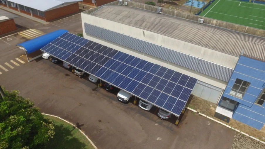 Campus Cascavel economiza mais de R$ 11 mil com projetos de painéis fotovoltaicos