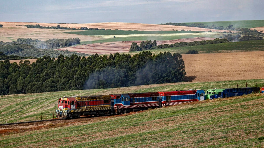 Governador apresenta avanços da Nova Ferroeste ao ministro da Infraestrutura