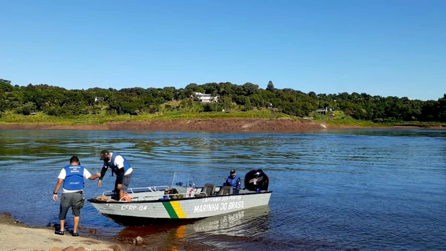 Ação integrada recolhe cerca de duas toneladas de lixo às margens dos Rios Iguaçu e Paraná