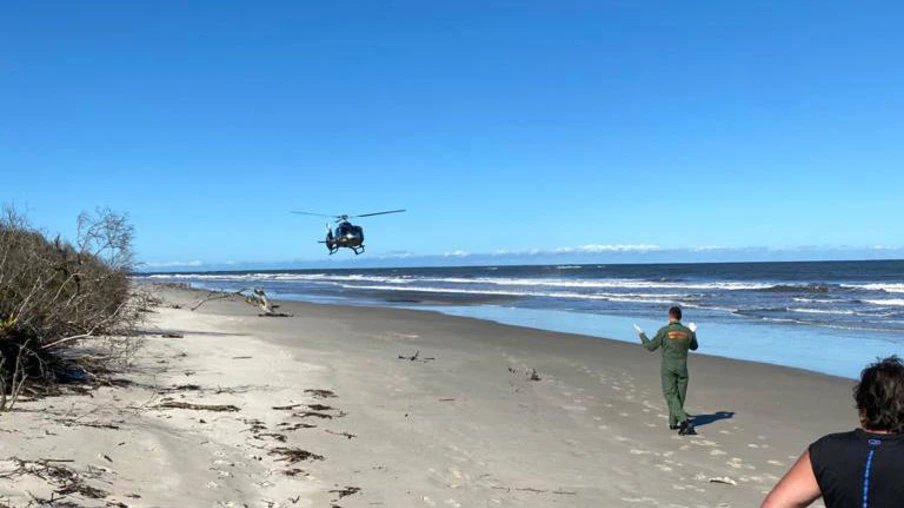 Cinco pessoas são salvas no Litoral e na RMC no fim de semana, pelo Grupo de Operações Aéreas