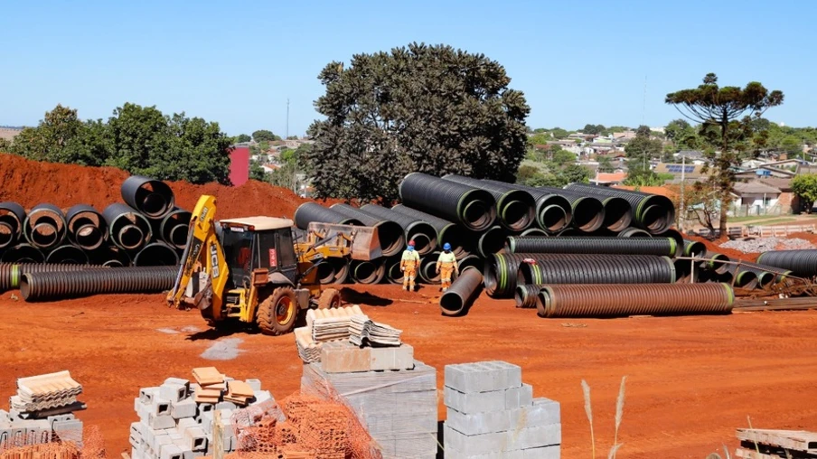 Serviços de terraplenagem, drenagem e de pavimentação estão em andamentos na readequação do Trevo Cataratas, em Cascavel, na região Oeste do estado.  -  Cascavel, 15/04/2021 -  Foto: Divulgação DER/PR