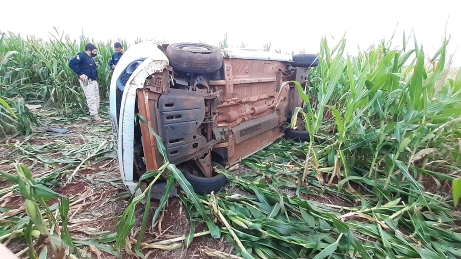 Jovem morre após capotar veículo por mais de 10 vezes na BR-467 em Cascavel