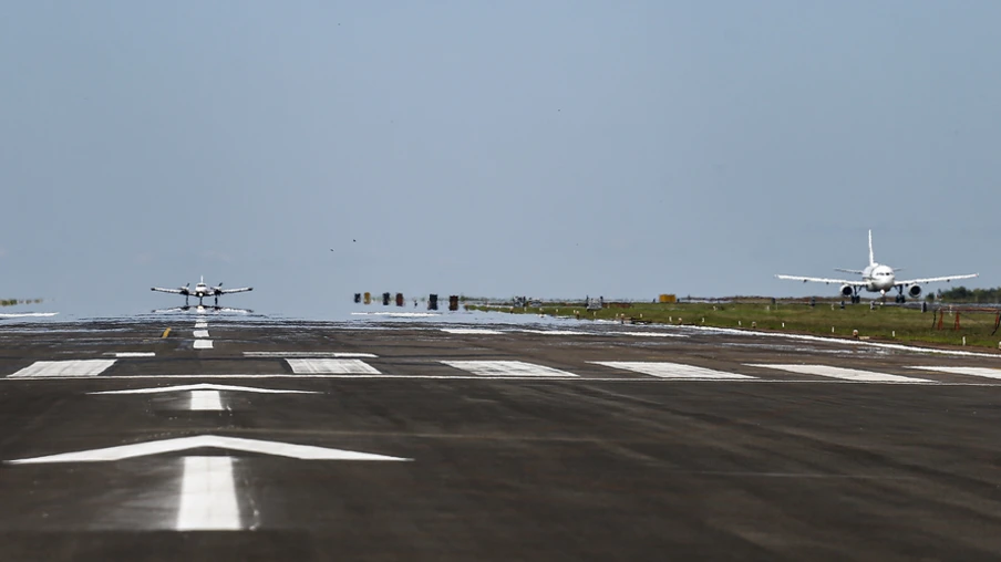 AEROPORTO FOZ DO IGUAÇU - 07-04-2021  - AEROPOR DE FOZ DO IGUAÇU / FOTO: JONATHAN CAMPOS/ AEN