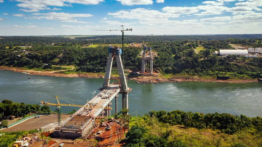 Segunda ponte em Foz do Iguaçu avança para 57% de execução