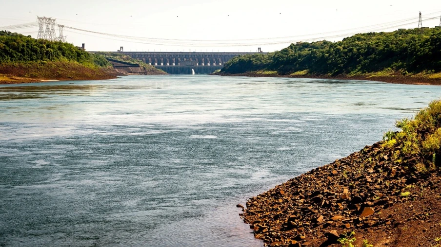 Itaipu inicia operação para garantir navegabilidade da safra paraguaia