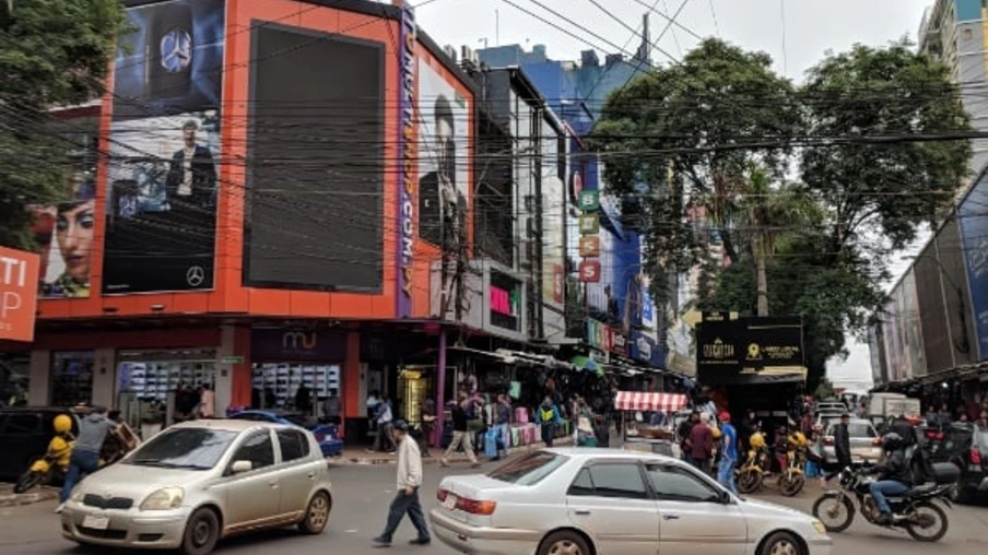 Paraguai diminui imposto de bebidas e perfumes para estimular comércio de fronteira