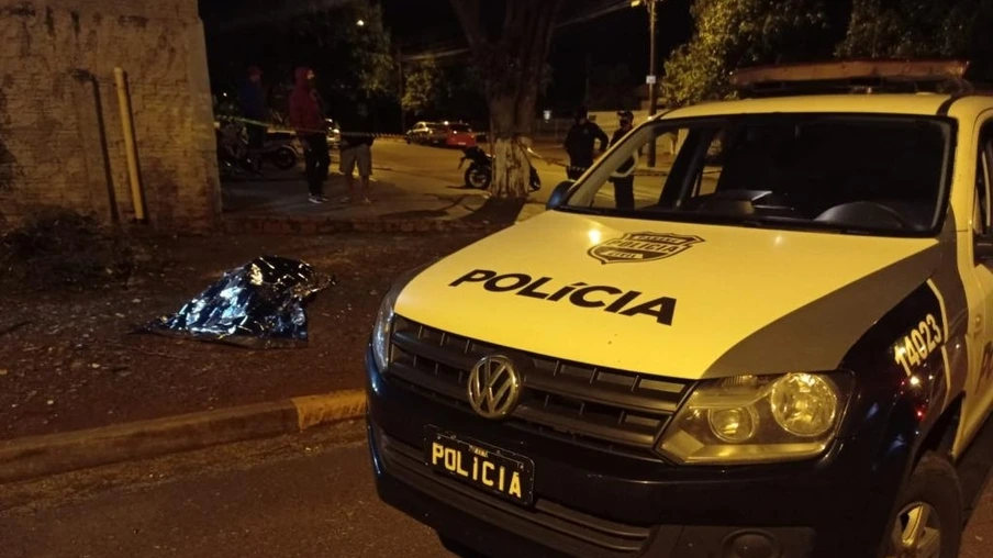 Homem é morto a tiros ao sair de tabacaria em Toledo