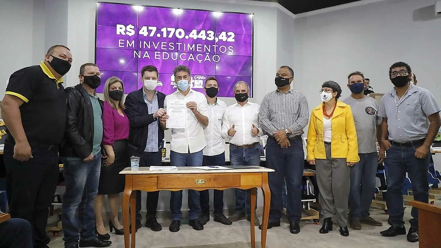 Paranhos assina ordens de serviço no valor de R$ 47 milhões para a educação