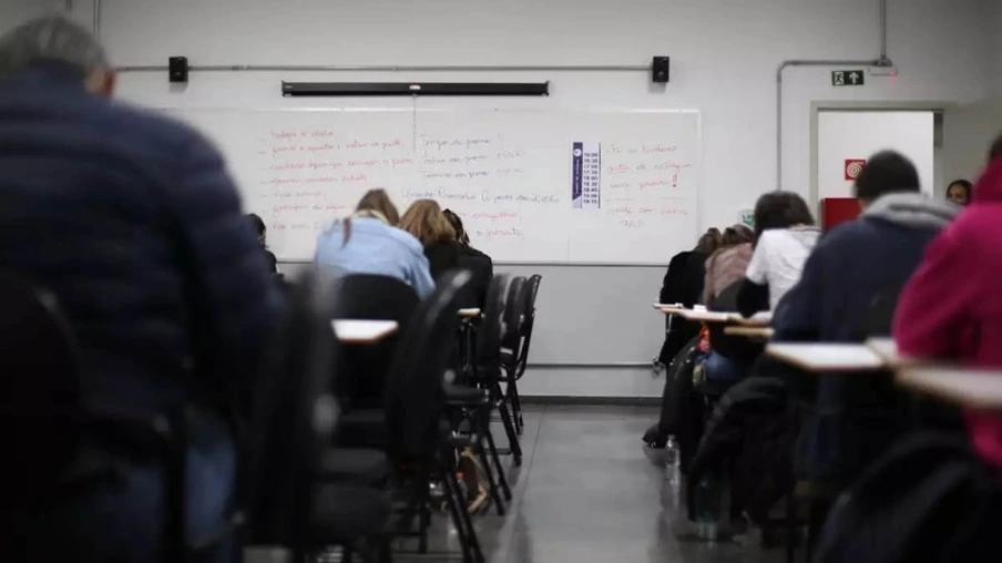 Aconteceu neste domingo (1°) o Vestibular da Unioeste 2021. As provas foram realizadas em sete cidades simultaneamente – Cascavel, Curitiba, Foz do Iguaçu, Francisco Beltrão, Marechal Cândido Rondon, Maringá,  e Toledo. Dos 10766 inscritos, 2.484 dos candidatos não compareceram aos locais de provas, uma abstenção de 23,07%.  -  Cascavel, 02/08/2021  -  Foto: Victor Hugo Ribas Jr