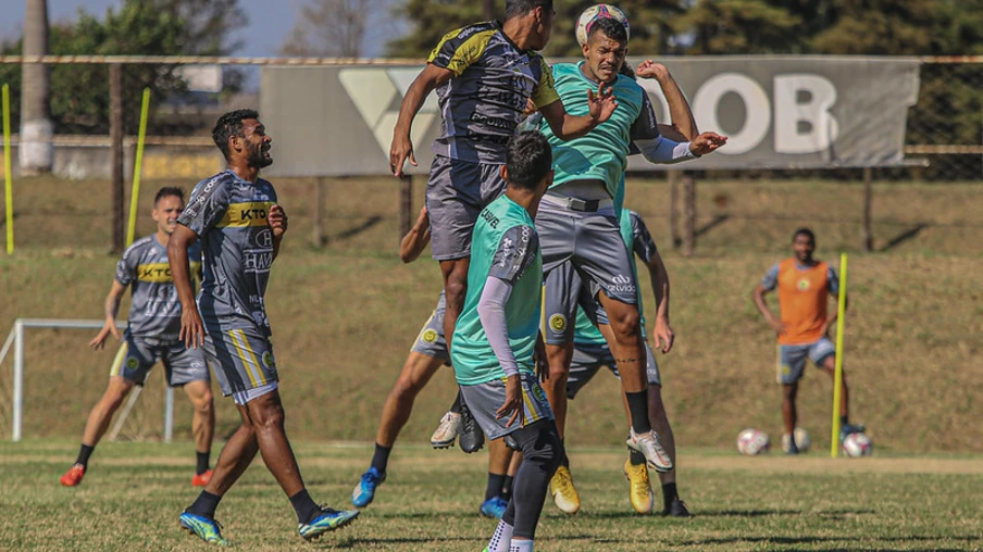 FCC joga para manter o favoritismo no Estadual