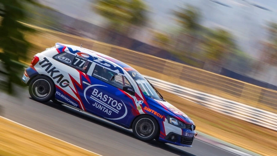 Wanderson Freitas celebra subida no campeonato da Turismo Nacional