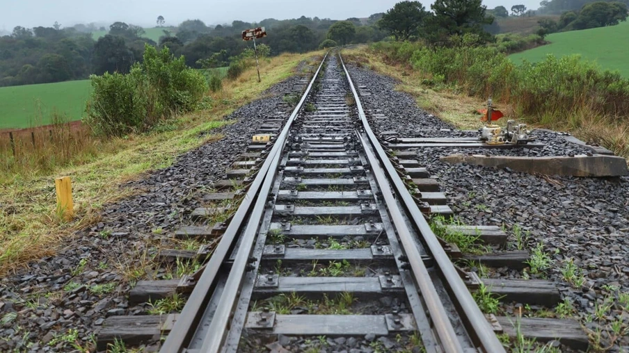 Bancada federal do PR conhece projeto da Nova Ferroeste