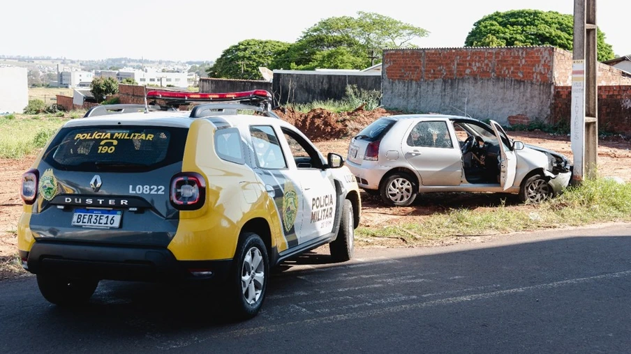 Suspeito de assaltar casa e fugir com carro das vítimas morre após confronto e perseguição