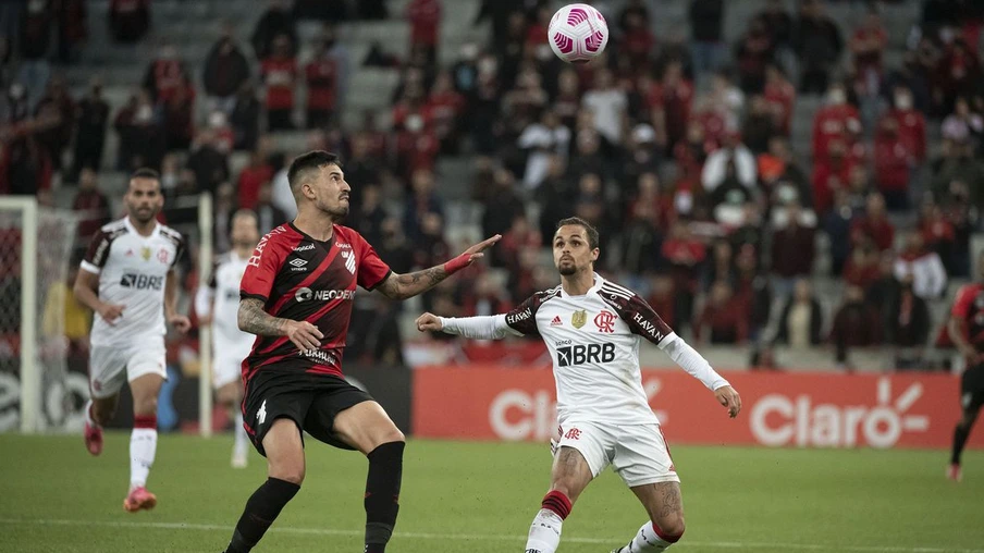 Flamengo arranca empate com Athletico-PR na Arena da Baixada