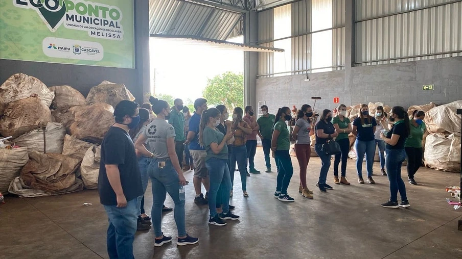Meio Ambiente e Itaipu Binacional recebem técnicos dos municípios da Bacia do Paraná 3 para realização de curso em unidade de Ecoponto