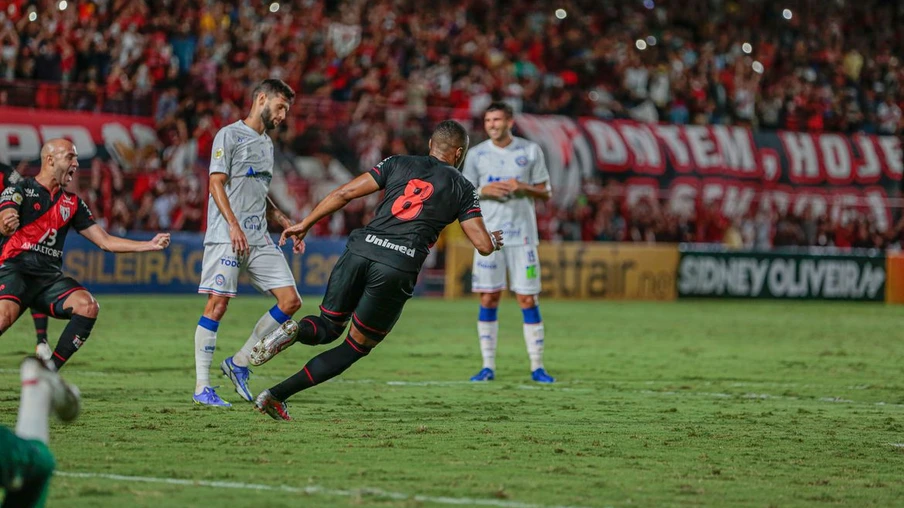 Atlético-GO derrota Bahia e se afasta do Z4 do Brasileiro