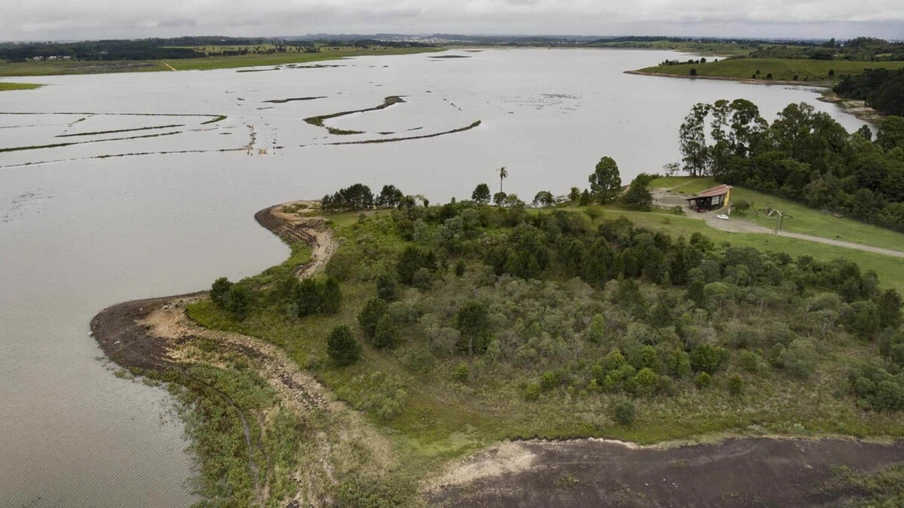 Pouca chuva em novembro tem reflexo no nível dos reservatórios da Região Metropolitana - Na foto, Barragem do Iraí - Curitiba, 06/12/2021