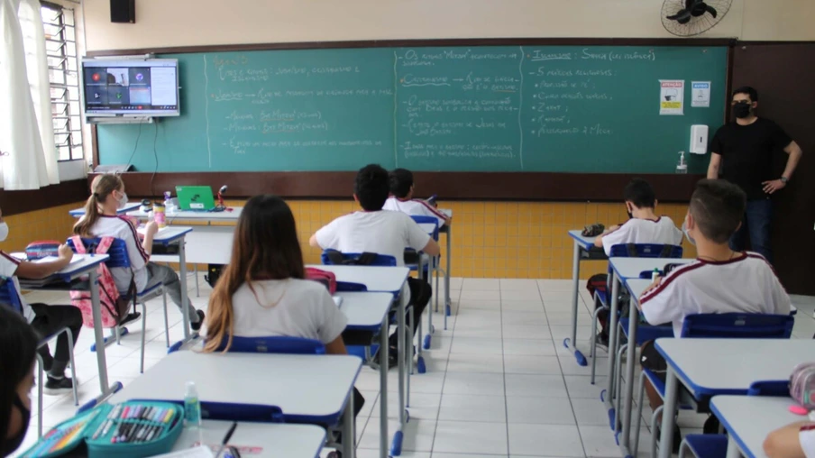 Os colégios da rede estadual de ensino do Paraná atingiram a média de 62,3% de presença de estudantes em sala de aula nesta semana, entre os dias 27 e 29 de setembro. O número representa um aumento de quase 10% em relação à semana anterior.  -  Curitiba, 30/09/2021  -  Foto: SEED