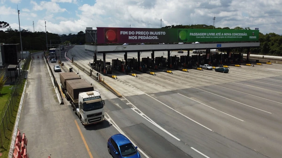 Encerramento dos atuais contratos de concessão de rodovias no Paraná. Abertura das catracas da praça de pedágio da Ecovia, na BR-277, em São José dos Pinhais, ocorrida à 0h00 deste domingo. - Curitiba, 28/11/2021 - Foto: Ari Dias/AEN