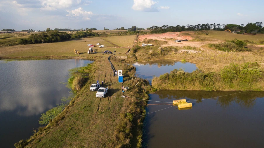 Sanepar buscou água em cavas de extração de areia, em Fazenda Rio Grande  -  Foto: André Thiago