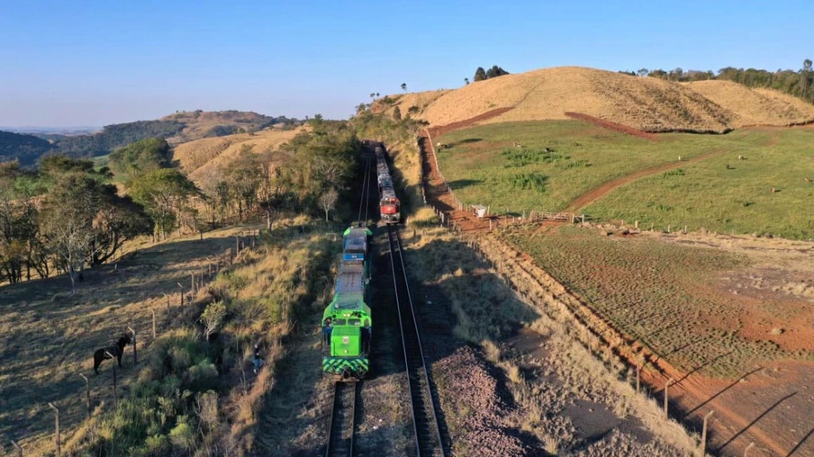 Ibama e Funai visitam os Campos Gerais para conhecer o traçado da Nova Ferroeste. Os técnicos sobrevoaram a Terra Indígena em Nova Laranjeiras. Foto Alessandro Vieira