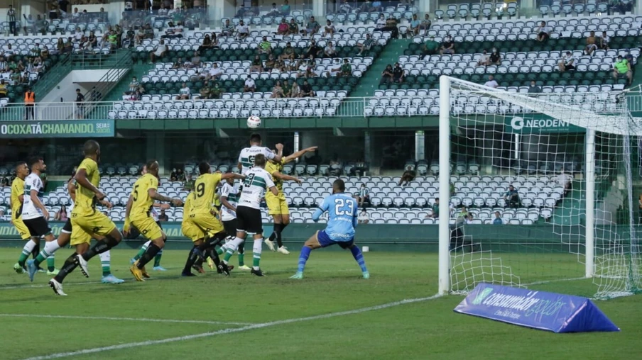 Fora de casa, Cascavel empata com o Coritiba e se mantém no G4