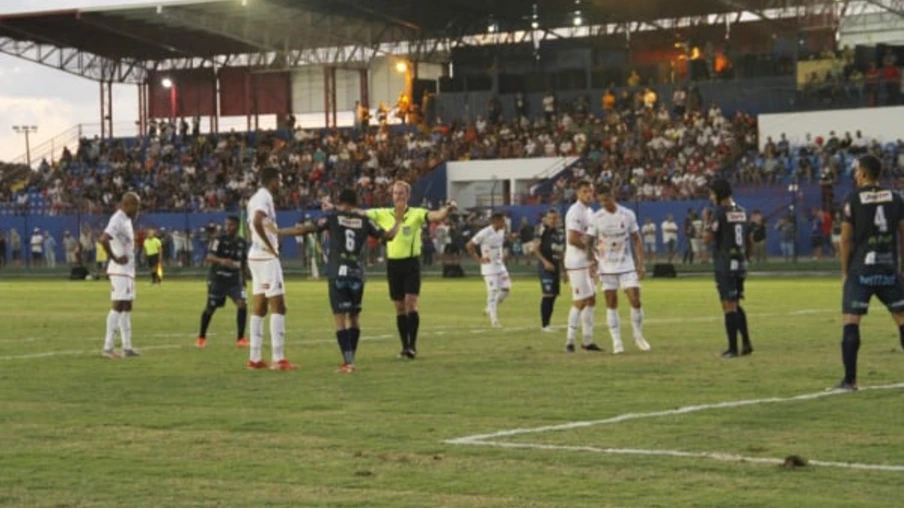 Cianorte coloca Paraná Clube na lanterna. Veja os gols