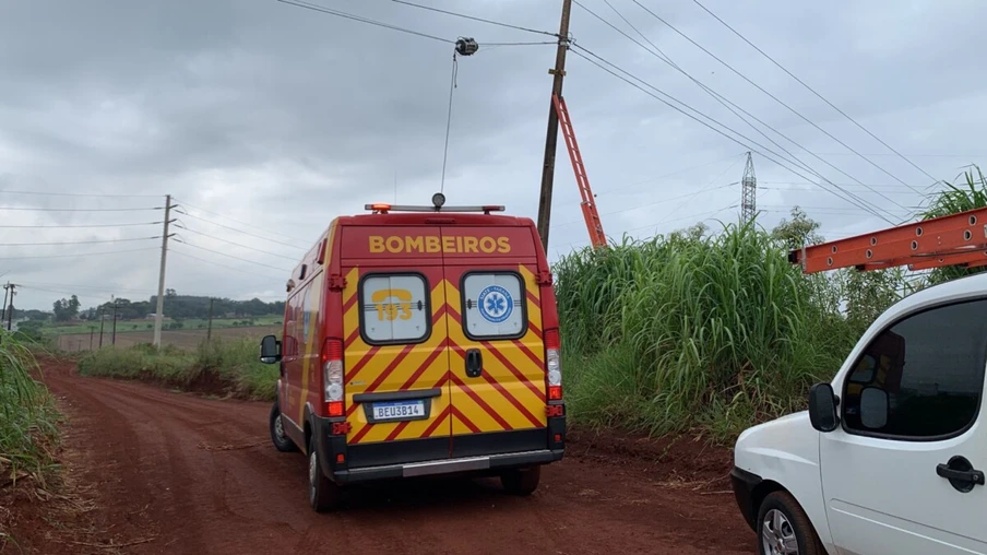 Duas pessoas sofrem choque elétrico em estrada rural na BR-369 em Cascavel