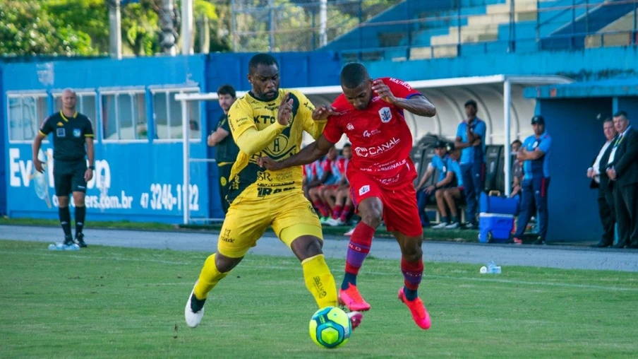 “Camisa 10” da Serpente sente lesão e estreia dura apenas cinco minutos