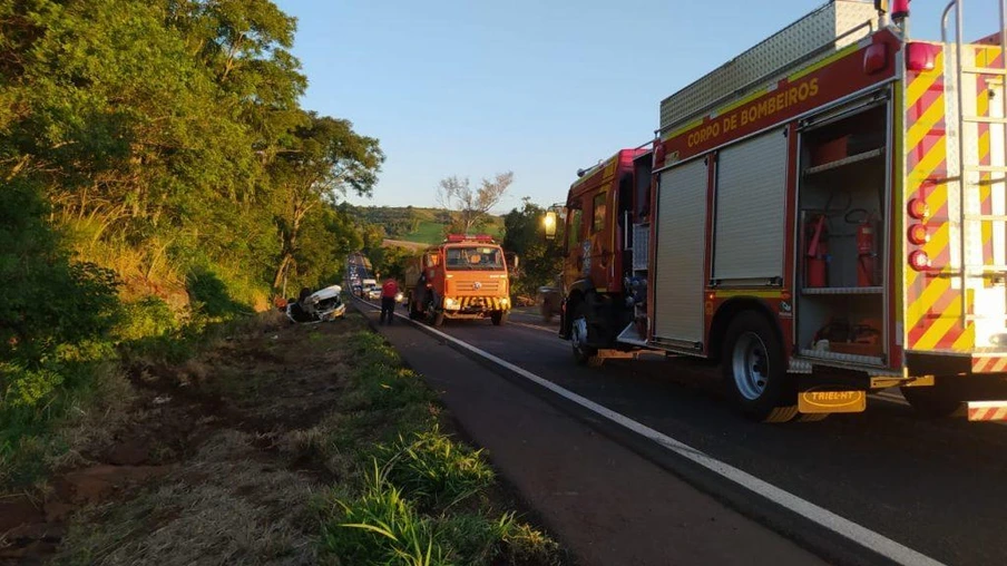 Condutor morre, mulher grávida e três crianças ficam gravemente feridas em acidente na BR-163