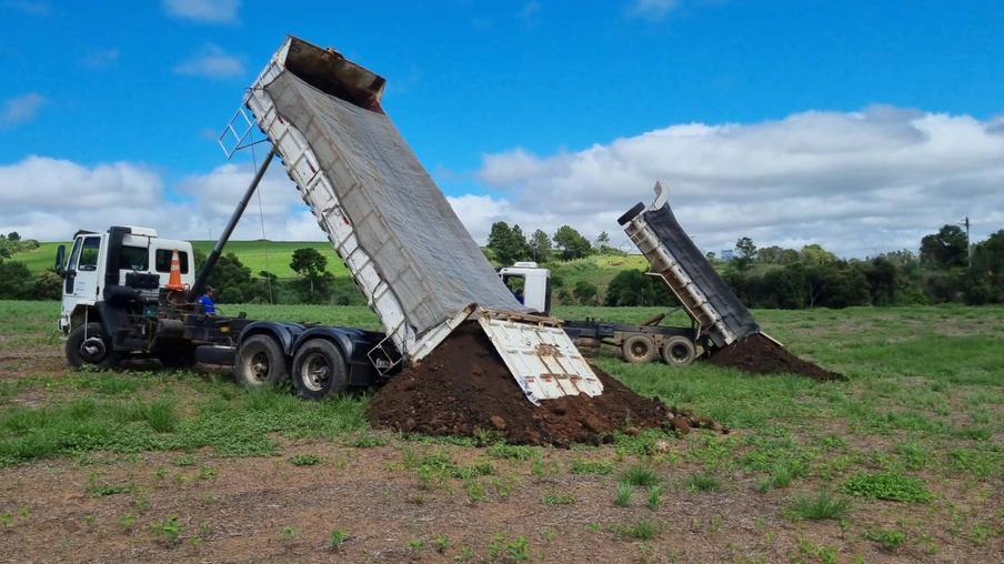 Produzido pela Sanepar, lodo gerado a partir do esgoto é alternativa sustentável para agricultura