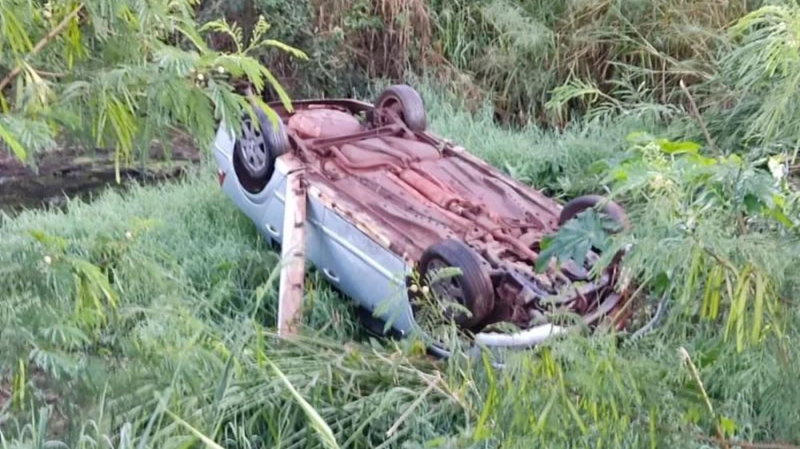 Homem fica ferido em capotamento na BR-163 em Marechal Rondon