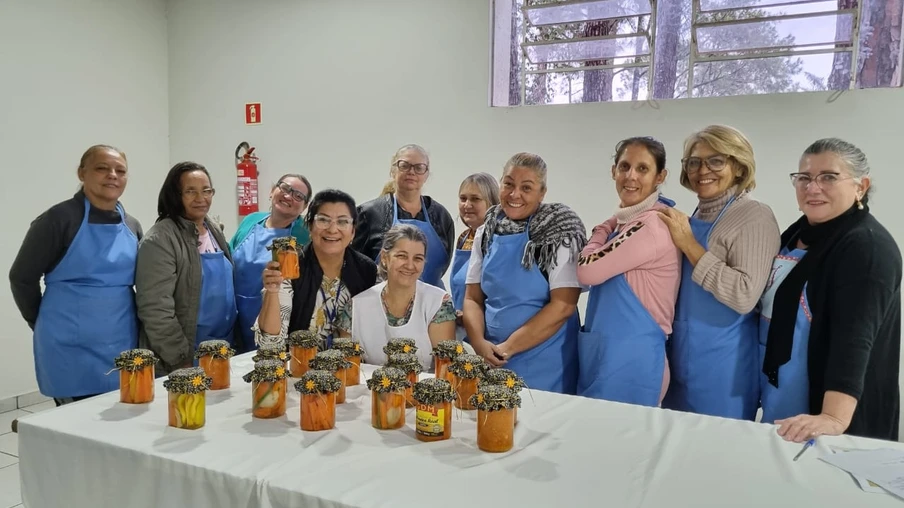 Coordenadoras dos Clubes de Mães participam de oficina de culinária em Foz