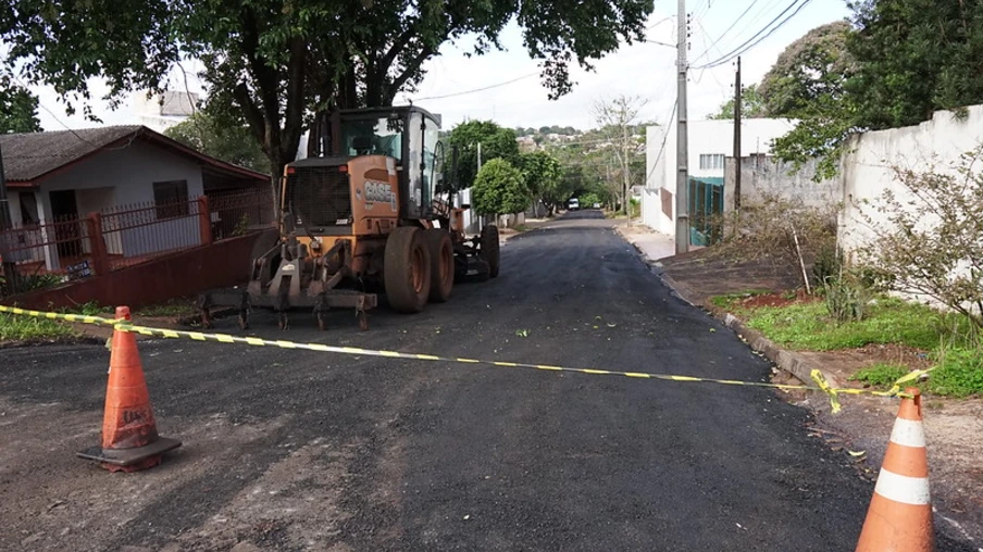 Foz: Vias do Campos do Iguaçu recebem pavimentação asfáltica