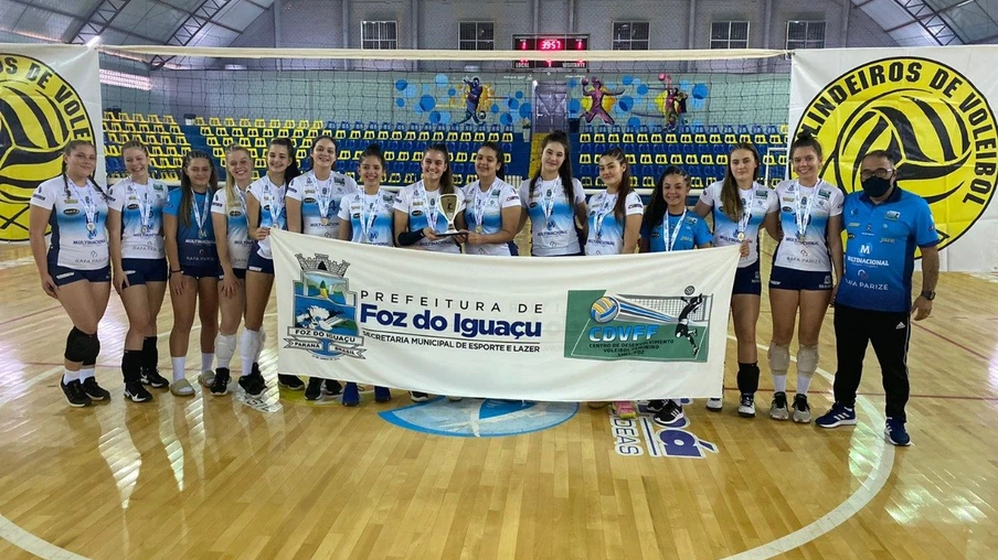 Equipe de vôlei feminino de Foz do Iguaçu vence a Copa Lindeiros de Voleibol