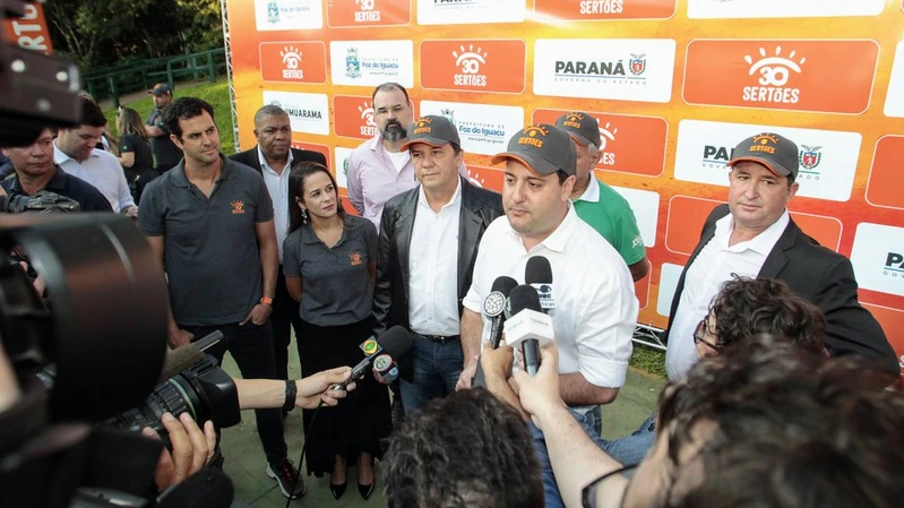 Governador destaca potencial turístico de Foz do Iguaçu no lançamento do Rally dos Sertões