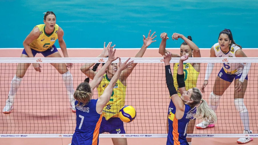 Liga das Nações: seleção feminina supera Holanda por 3 sets a 0