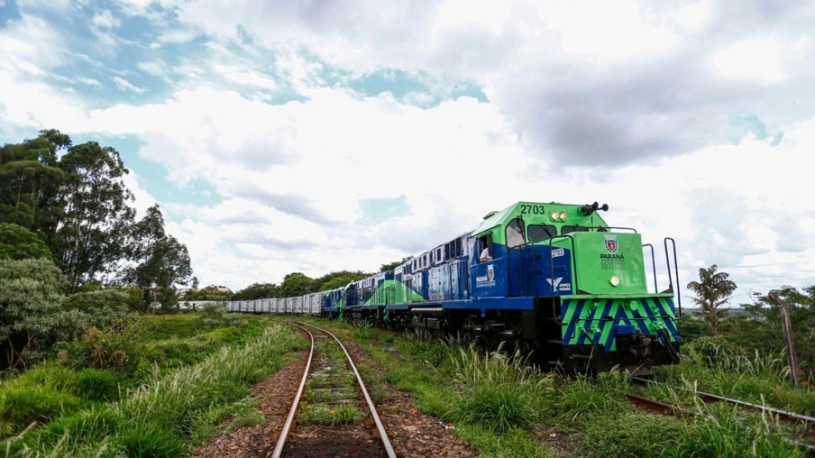 Nova Ferroeste é estratégica para o desenvolvimento do País, diz Ratinho