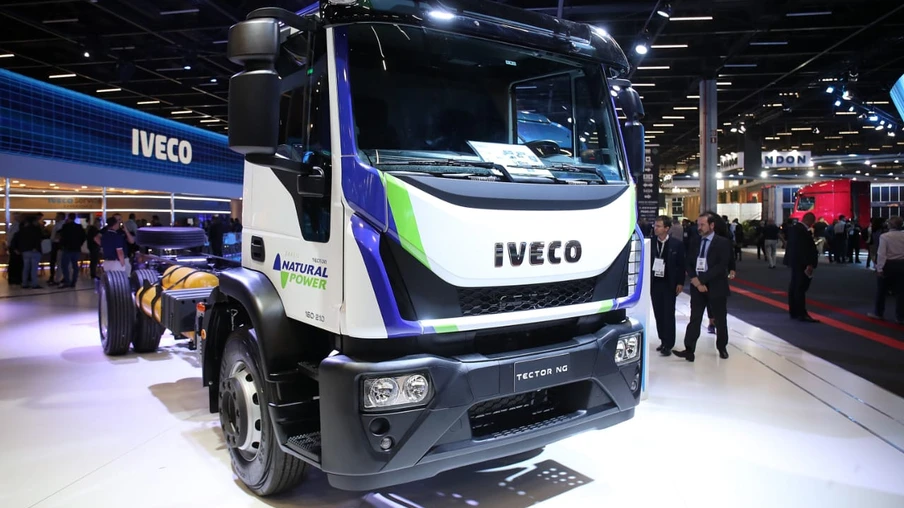 Iveco apresenta versão a gás da linha Tector Euro VI na Fenatran