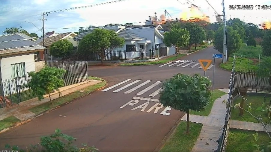 Câmera flagra momento da explosão em cooperativa de Palotina