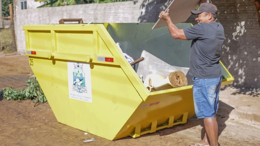 Combate à dengue em Foz: solicitação de caçambas deve ser feita por lideranças de bairro