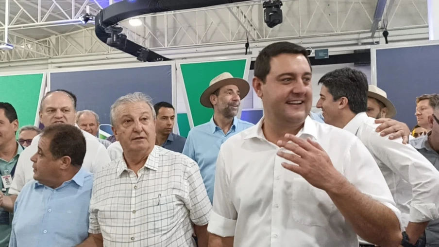 Em visita ao Show Rural, governador Ratinho Junior destaca obras e força do agro no Oeste