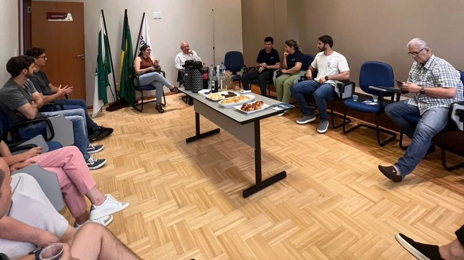 Café com Negócios da AEAC: Ex-presidente do CREA-PR fala de era digital e sustentabilidade